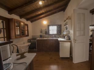 9_kitchen_1st_floor.jpg